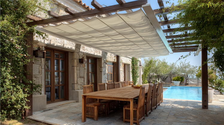 Pergolas_with_retractable_canopies